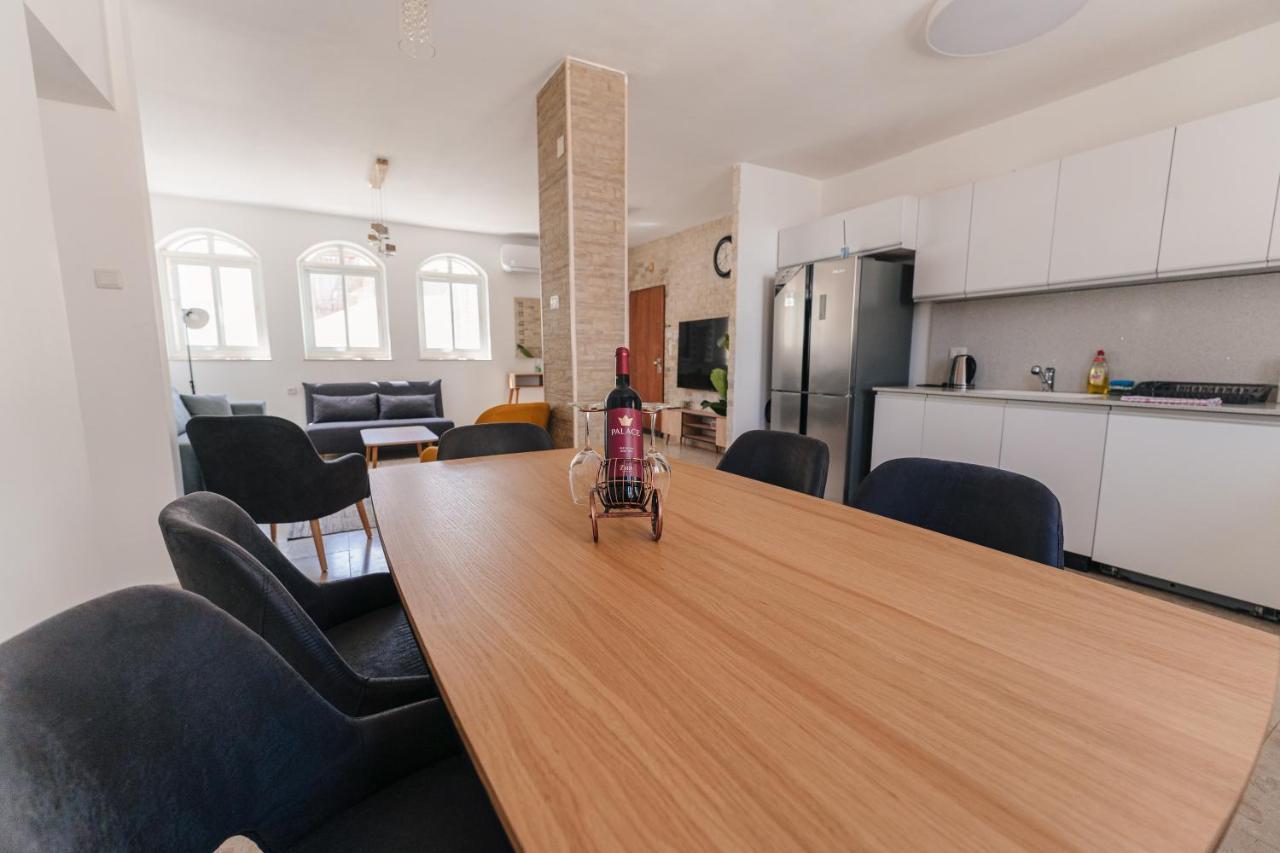 Aristo Machne Yehuda Boutique Apartments Jerusalem Exterior photo